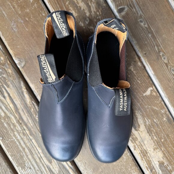 NWOT Blundstone Navy Blue Leather Chelsea Boots in Men's 9.5/Women's 11 - Picture 6 of 12